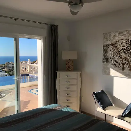 Lirios Boutique Luxury Seaview *