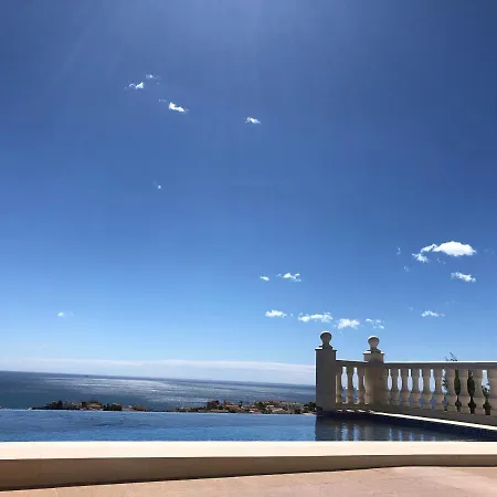 Lirios Boutique Luxury Seaview *